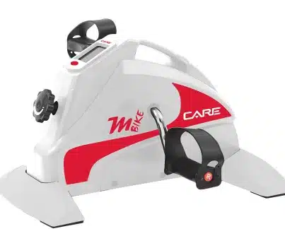 Mini vélo d'appartement blanc et rouge M BIKE CARE avec écran numérique et molette de réglage, idéal pour l'exercice bras et jambes.